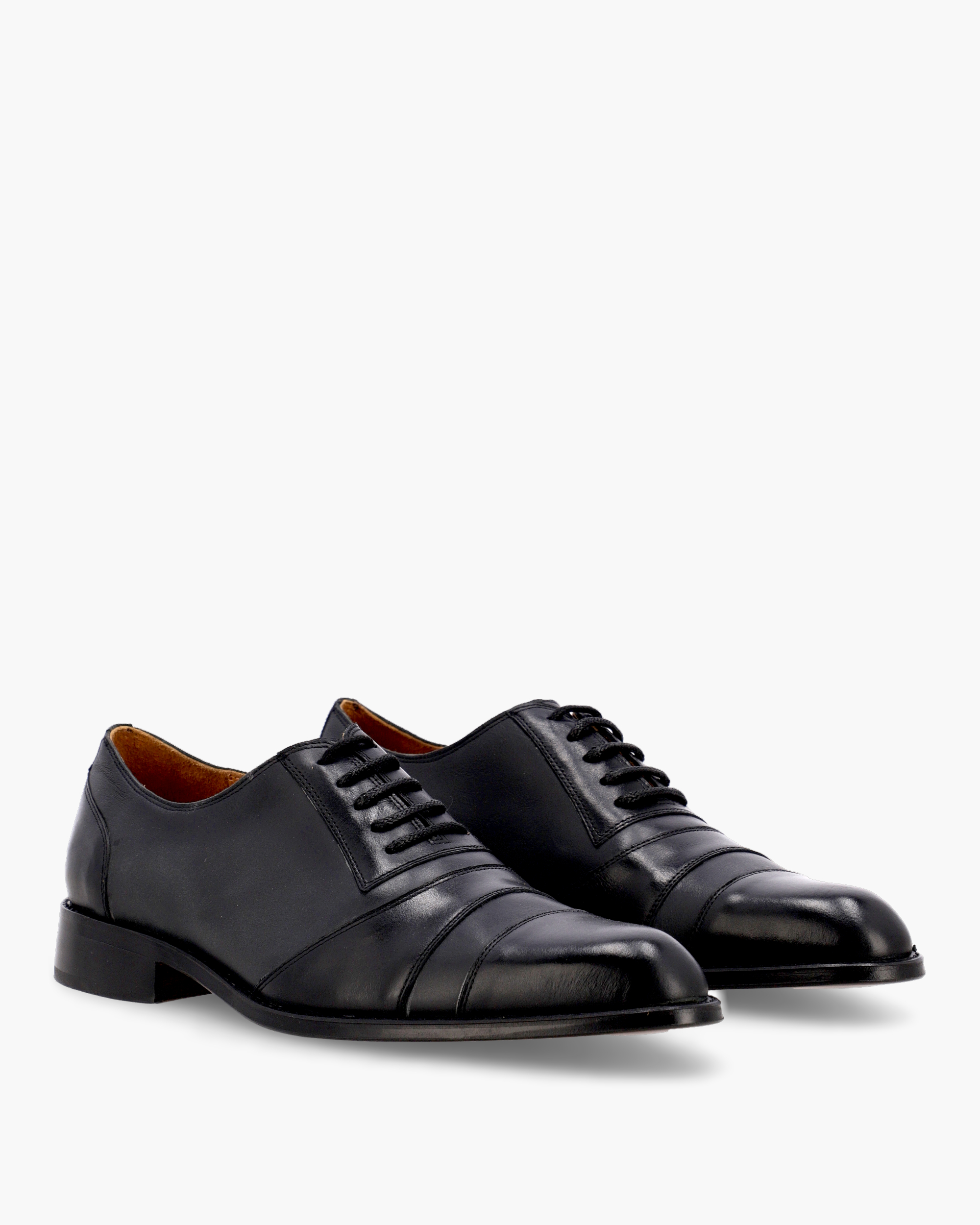 Alcorta Black Shoes