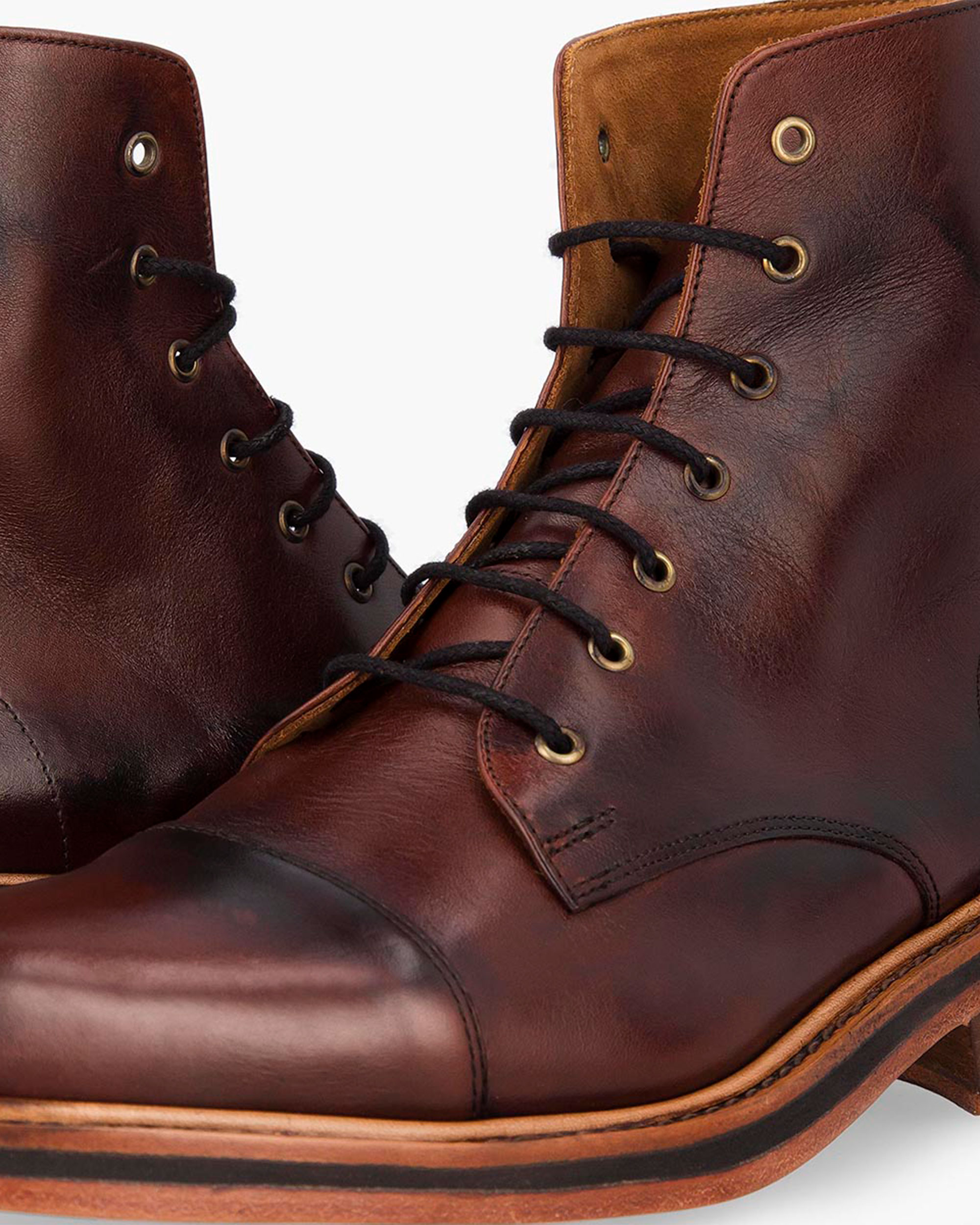 DORIAN | zapatos camperas equipaje Valiant Boots Burgundy - Image 4