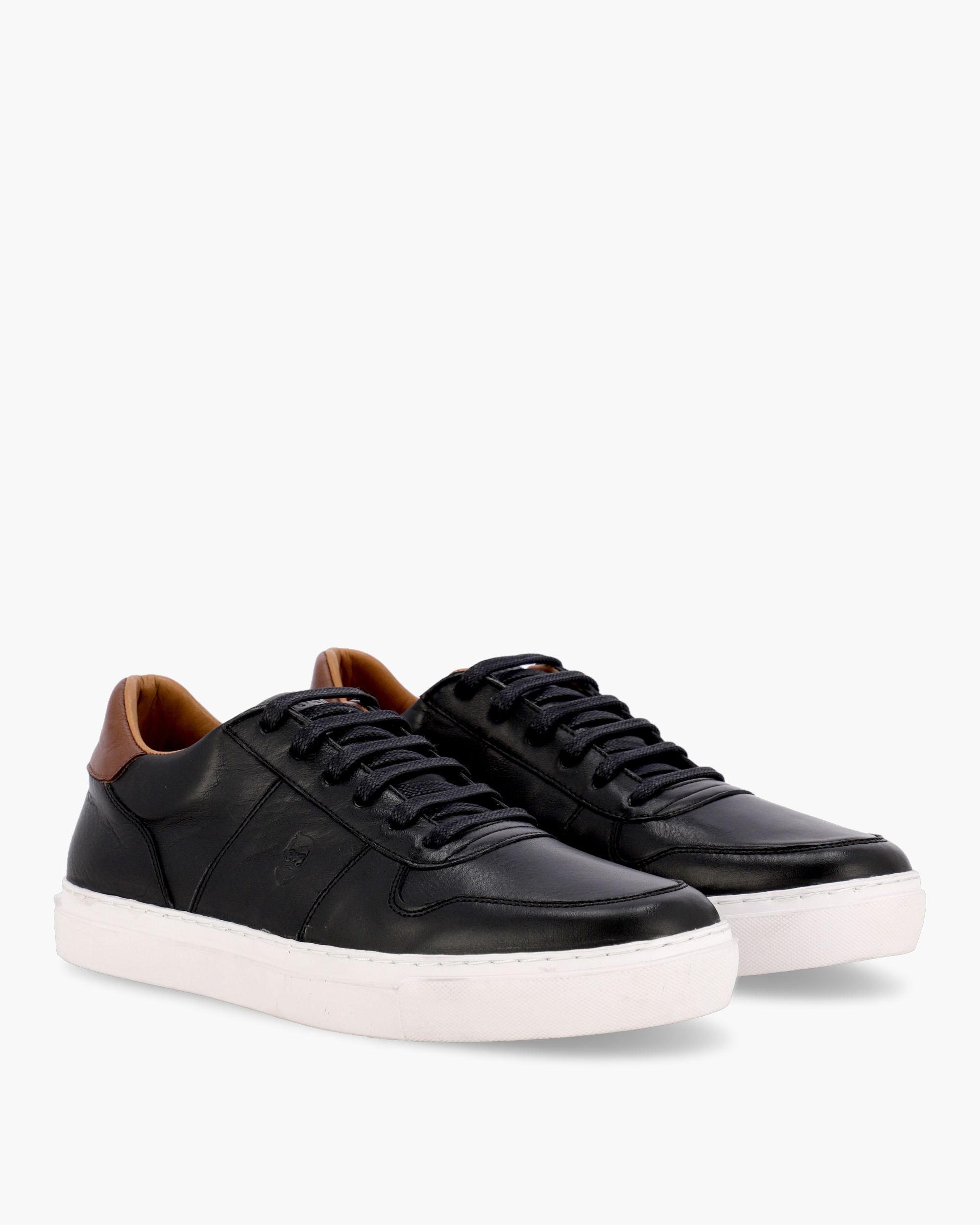 Manhattan Black Sneakers